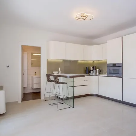 Exclusive Milahomes By The Sea, Boot Mooring And Private Parking Mali Lošinj