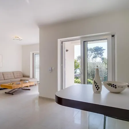 Apartment Exclusive Milahomes By The Sea, Boot Mooring And Private Parking *