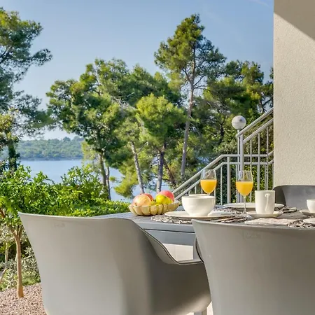 Apartment Exclusive Milahomes By The Sea, Boot Mooring And Private Parking