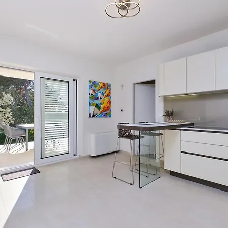 Exclusive Milahomes By The Sea, Boot Mooring And Private Parking Daire Mali Lošinj