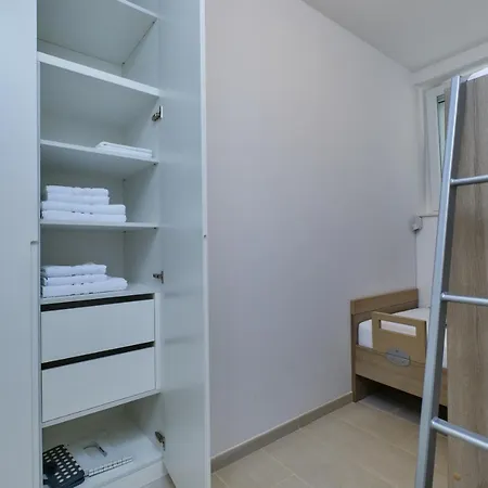 Exclusive Milahomes By The Sea, Boot Mooring And Private Parking * Mali Lošinj