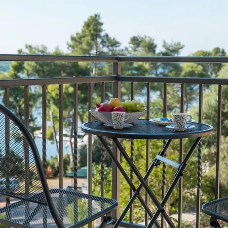 Apartment Exclusive Milahomes By The Sea, Boot Mooring And Private Parking Mali Losinj