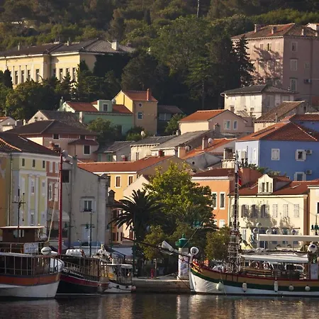 Exclusive Milahomes By The Sea, Boot Mooring And Private Parking Apartment Mali Losinj