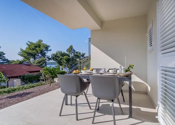 Exclusive Milahomes By The Sea, Boot Mooring And Private Parking Mali Lošinj