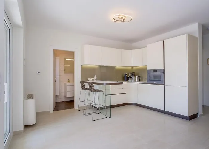 Exclusive Milahomes By The Sea, Boot Mooring And Private Parking Mali Lošinj